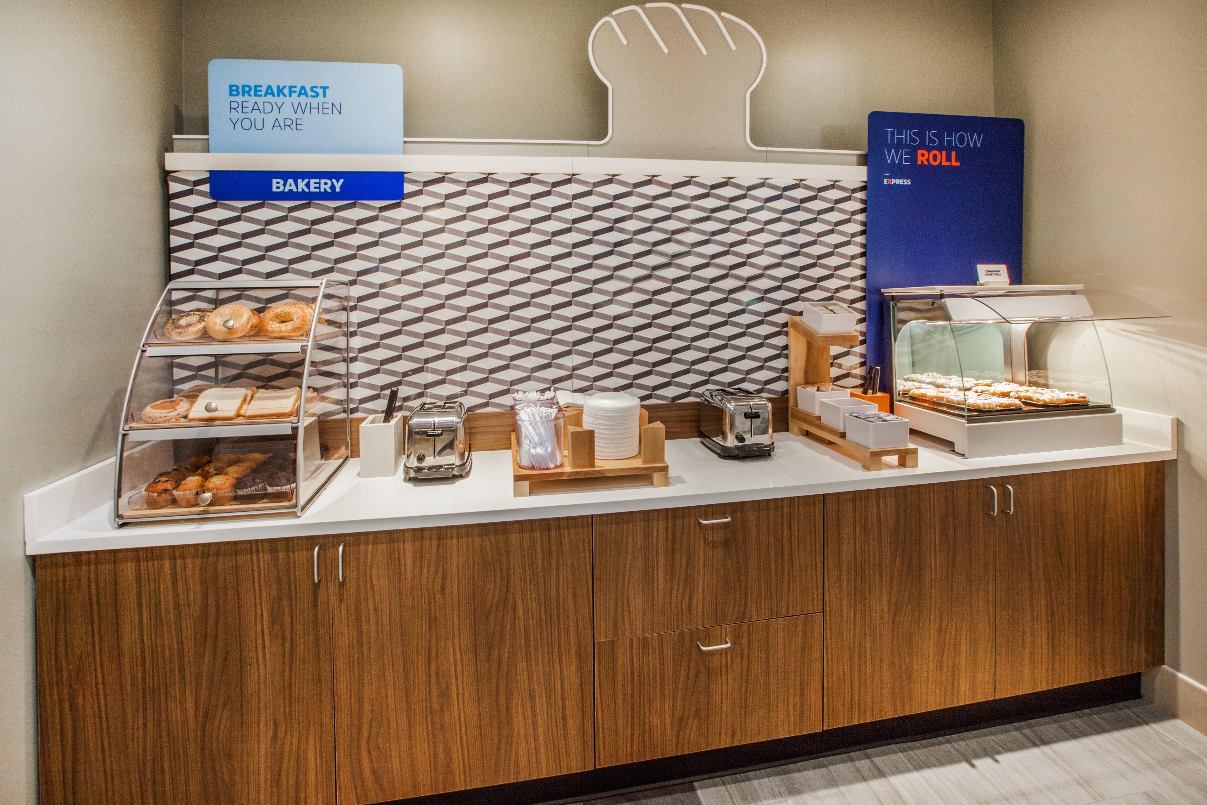 Holiday Inn Express & Suites - Commerce By Ihg Exterior foto